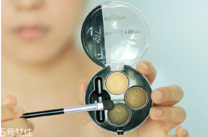 韓國雀斑妝怎么化 朱正廷雀斑妝畫法步驟 韓國雀斑妝怎么化 朱正廷雀斑妝畫法步驟