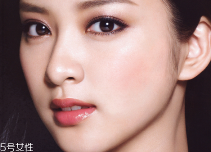 韓國雀斑妝怎么化 朱正廷雀斑妝畫法步驟 韓國雀斑妝怎么化 朱正廷雀斑妝畫法步驟