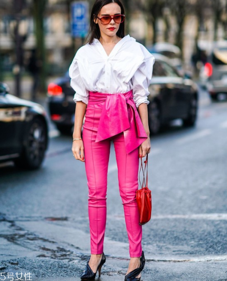 白色上衣怎么搭配 衣櫥里的必備款 白色上衣怎么搭配 衣櫥里的必備款