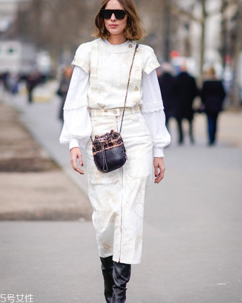 白色上衣怎么搭配 衣櫥里的必備款 白色上衣怎么搭配 衣櫥里的必備款