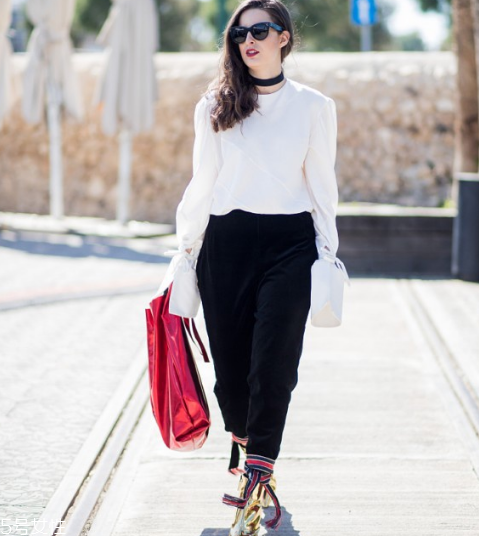 白色上衣怎么搭配 衣櫥里的必備款 白色上衣怎么搭配 衣櫥里的必備款