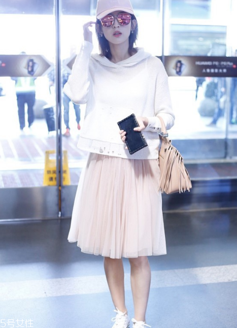 白色上衣怎么搭配 衣櫥里的必備款 白色上衣怎么搭配 衣櫥里的必備款