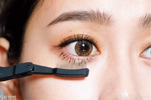睫毛底膏的作用 令睫毛持久不坍塌 睫毛底膏的作用 令睫毛持久不坍塌