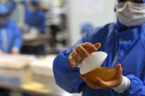 感冒的時候可以隆胸手術(shù)嗎？