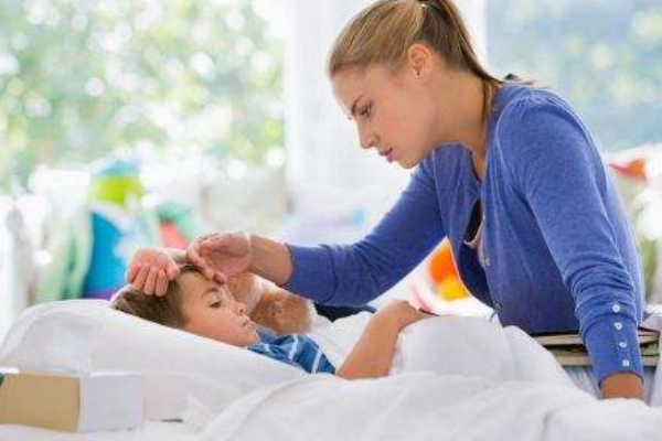 1個月嬰兒感冒發(fā)燒怎么辦 1個月嬰兒感冒發(fā)燒怎么辦