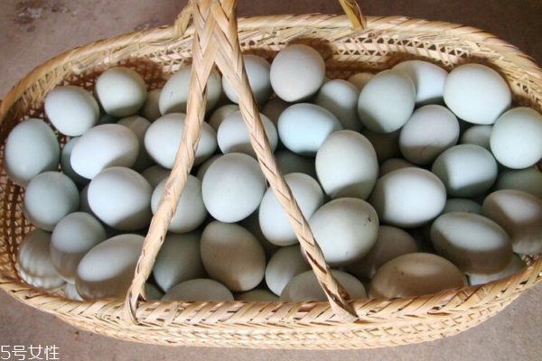 鴨蛋為什么要腌著吃 為了去腥味 鴨蛋為什么要腌著吃 為了去腥味