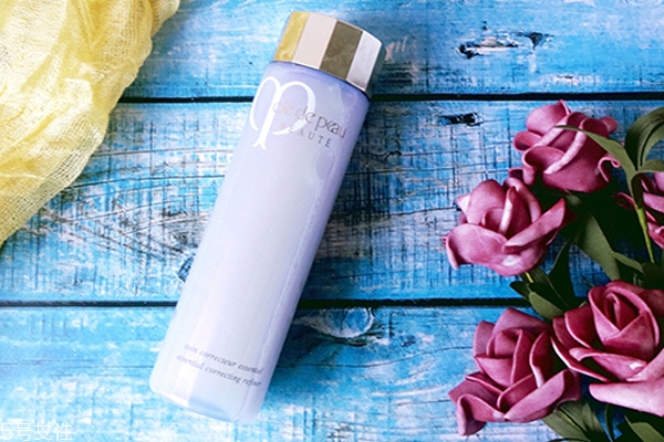 精華露是水還是精華液 高度濃縮的精華液