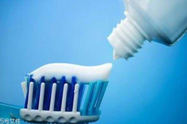低氟牙膏有什么好處 幫助孩子防止蛀牙 低氟牙膏有什么好處 幫助孩子防止蛀牙