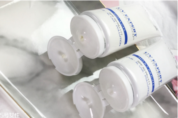 蘭蔻防曬霜藍色的好嗎 蘭蔻防曬霜紅色與藍色的區(qū)別 蘭蔻防曬霜藍色的好嗎 蘭蔻防曬霜紅色與藍色的區(qū)別