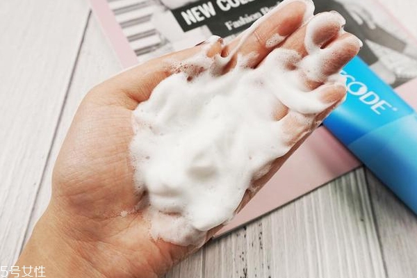 水密碼洗面奶哪款好用 溫和藍(lán)管和祛痘白管對(duì)比評(píng)測(cè) 水密碼洗面奶哪款好用 溫和藍(lán)管和祛痘白管對(duì)比評(píng)測(cè)