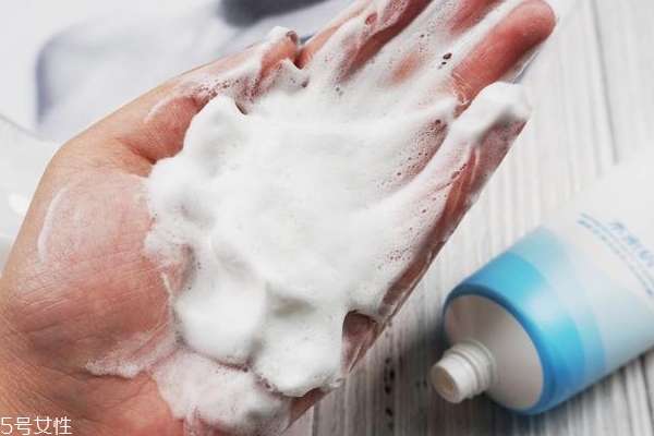 水密碼洗面奶哪款好用 溫和藍(lán)管和祛痘白管對(duì)比評(píng)測(cè) 水密碼洗面奶哪款好用 溫和藍(lán)管和祛痘白管對(duì)比評(píng)測(cè)