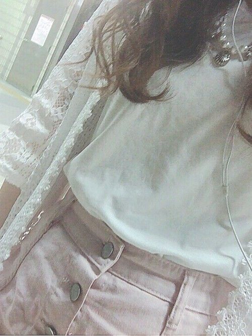 白色t恤怎么搭配 20款不重復白t恤穿搭