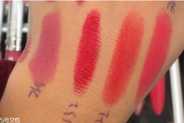 蘭蔻122是什么顏色 蘭蔻122口紅試色 蘭蔻122是什么顏色 蘭蔻122口紅試色