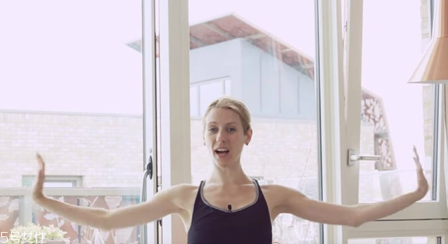 怎么把肩膀練平 許瑋寧5招七天就看到效果 怎么把肩膀練平 許瑋寧5招七天就看到效果