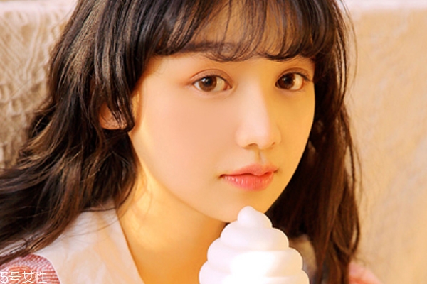 大地色美瞳適合什么人 大多數(shù)中國(guó)人都行