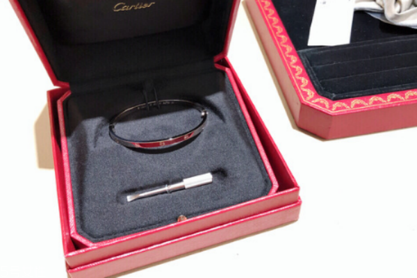 鉑金手鐲變形了怎么辦 不用太過擔心 鉑金手鐲變形了怎么辦 不用太過擔心