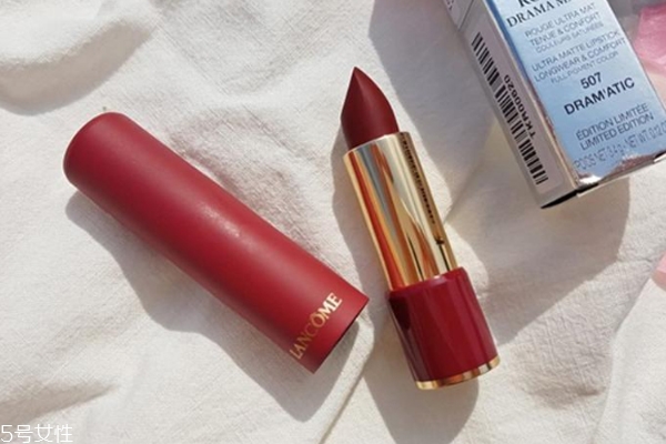 蘭蔻507口紅是什么顏色 厚涂是酒紅色質(zhì)感 蘭蔻507口紅是什么顏色 厚涂是酒紅色質(zhì)感