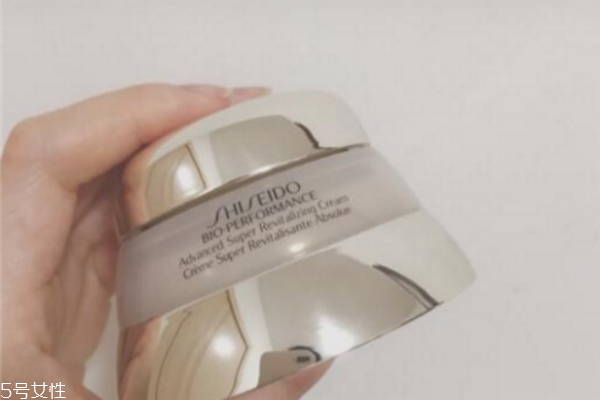 蘭蔻小黑瓶搭配什么效果最好 蘭蔻小黑瓶這樣用好 蘭蔻小黑瓶搭配什么效果最好 蘭蔻小黑瓶這樣用好