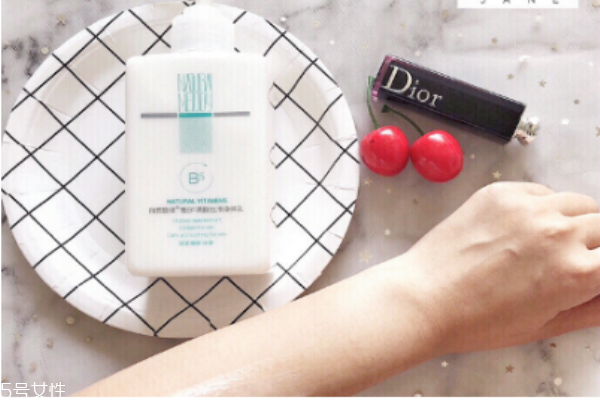 自然旋律身體乳怎么樣 自然旋律果酸身體乳 自然旋律身體乳怎么樣 自然旋律果酸身體乳