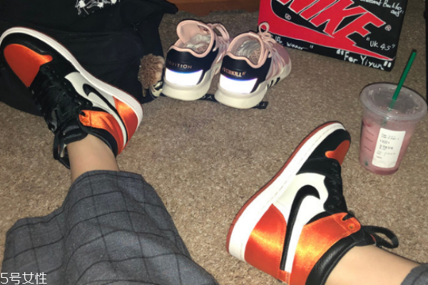 aj1絲綢扣碎有男款嗎 驚艷人心的設計 aj1絲綢扣碎有男款嗎 驚艷人心的設計