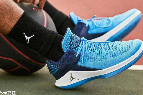 aj32和kd11實戰(zhàn)對比 實戰(zhàn)王者之選 aj32和kd11實戰(zhàn)對比 實戰(zhàn)王者之選