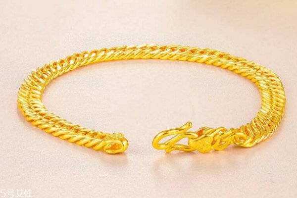 送黃金手鏈有什么寓意 代表美好的祝福 送黃金手鏈有什么寓意 代表美好的祝福