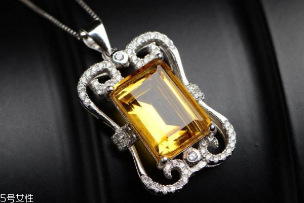 黃水晶什么顏色最好 要學(xué)會挑選 黃水晶什么顏色最好 要學(xué)會挑選