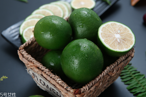 檸檬沒熟能吃嗎 吃了也沒事 檸檬沒熟能吃嗎 吃了也沒事