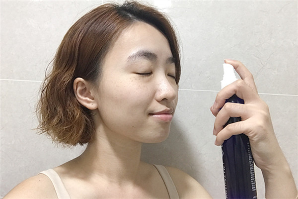 保濕噴霧正確使用方法 補(bǔ)水保濕噴霧怎么用 保濕噴霧正確使用方法 補(bǔ)水保濕噴霧怎么用