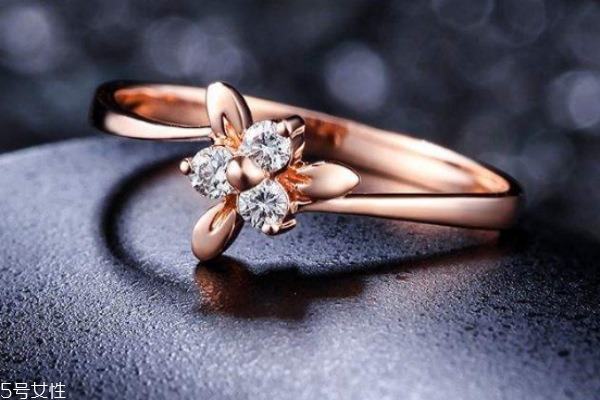 18k金鉆戒會掉色嗎 教你輕松應(yīng)對 18k金鉆戒會掉色嗎 教你輕松應(yīng)對