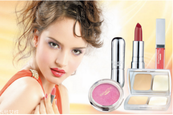 如何識(shí)別偽劣化妝品 劣質(zhì)化妝品對(duì)皮膚的影響 如何識(shí)別偽劣化妝品 劣質(zhì)化妝品對(duì)皮膚的影響