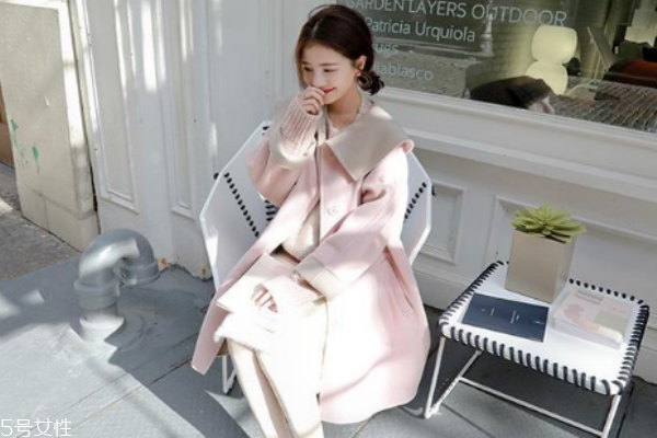 今年冬天流行什么大衣 分分鐘穿出氣質(zhì) 今年冬天流行什么大衣 分分鐘穿出氣質(zhì)