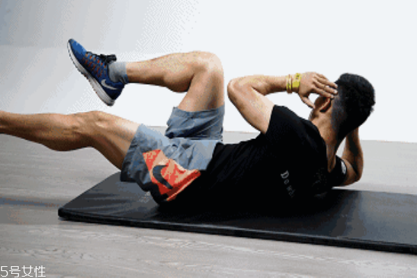 反向卷腹練哪里 下腹肌首選動作 反向卷腹練哪里 下腹肌首選動作
