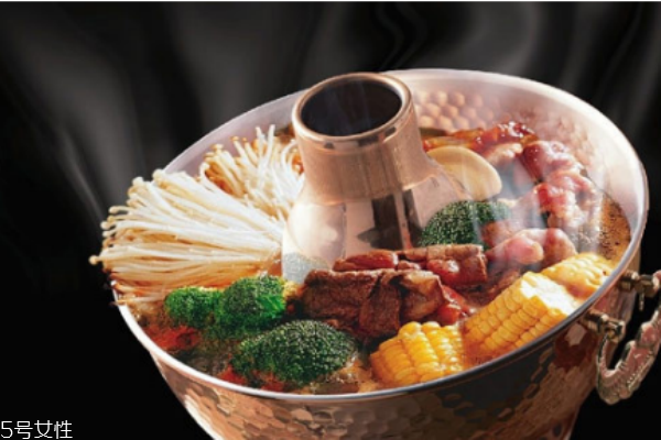 戴隱形眼鏡可以吃火鍋嗎 吃火鍋能戴隱形眼鏡 戴隱形眼鏡可以吃火鍋嗎 吃火鍋能戴隱形眼鏡