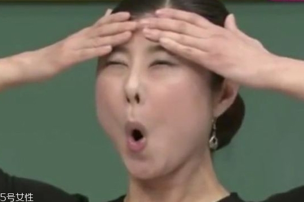 眼睛下垂變小怎么辦 3個動作解救你的困擾 眼睛下垂變小怎么辦 3個動作解救你的困擾