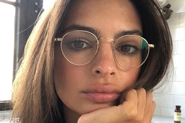 女生高度近視怎么化妝 眼睛不縮小6tips 女生高度近視怎么化妝 眼睛不縮小6tips