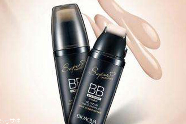 滾輪bb霜怎樣使用 刷頭要經(jīng)常拆卸清洗 滾輪bb霜怎樣使用 刷頭要經(jīng)常拆卸清洗