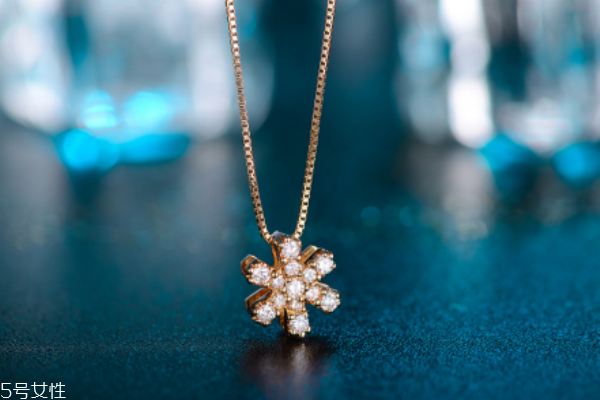 k金吊墜配什么繩子 這樣選擇就對了 k金吊墜配什么繩子 這樣選擇就對了