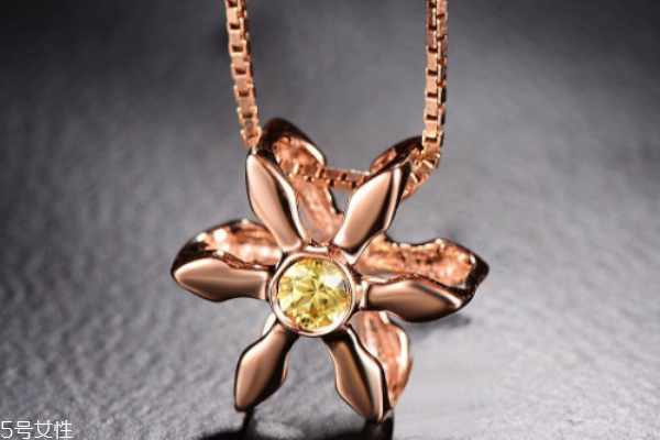 k金吊墜配什么繩子 這樣選擇就對了 k金吊墜配什么繩子 這樣選擇就對了