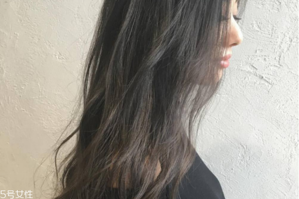 卷發(fā)怎么打理自然又卷 這些小技巧你要學(xué)會(huì) 卷發(fā)怎么打理自然又卷 這些小技巧你要學(xué)會(huì)