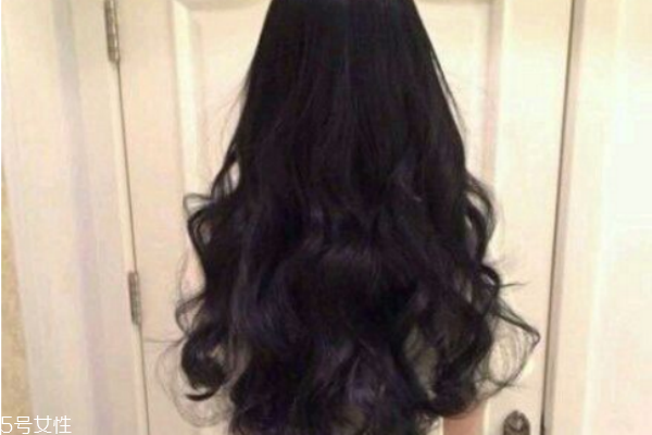卷發(fā)怎么打理自然又卷 這些小技巧你要學(xué)會(huì) 卷發(fā)怎么打理自然又卷 這些小技巧你要學(xué)會(huì)
