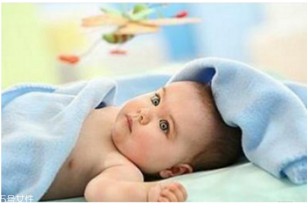 嬰兒哭鬧不睡覺怎么辦 嬰兒哭鬧不睡覺怎么辦