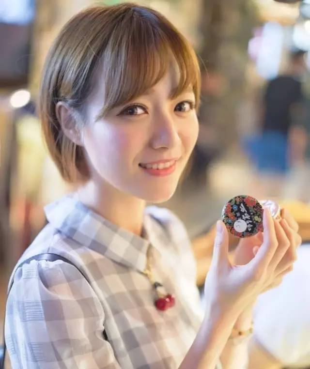 空氣劉海怎么定型長(zhǎng)久 維持劉海卷靠這5招 空氣劉海怎么定型長(zhǎng)久 維持劉海卷靠這5招