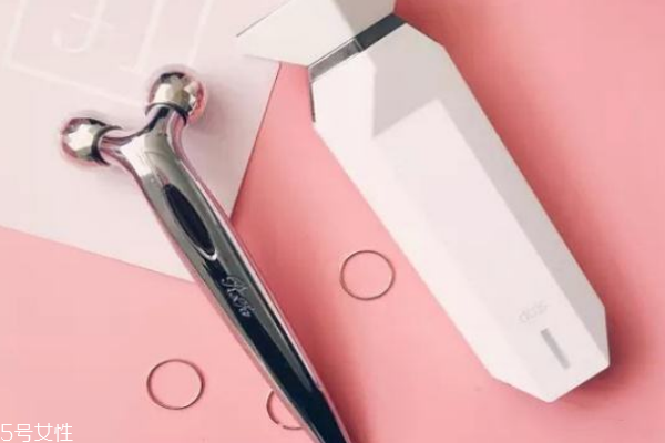 皮膚敏感用什么美容儀 射頻類美容儀或者LED美容儀 皮膚敏感用什么美容儀 射頻類美容儀或者LED美容儀