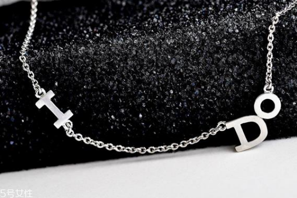 鉑金和銀怎么區(qū)分 方法非常簡單 鉑金和銀怎么區(qū)分 方法非常簡單