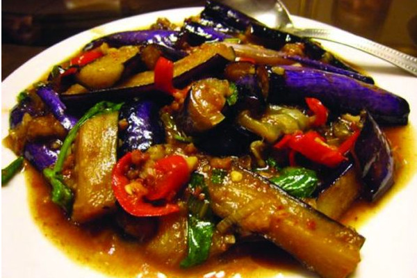 茄子怎么烤好吃？買茄子要有手感還看這里的大小