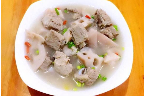 蓮藕孔有泥怎么洗干凈？蓮藕對(duì)女人的功效