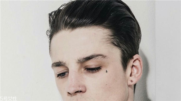 2022年男生流行的發(fā)型 3款發(fā)型帥到飛起 2022年男生流行的發(fā)型 3款發(fā)型帥到飛起