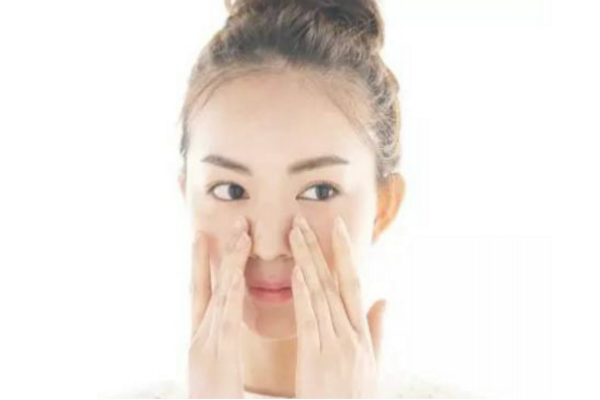 補(bǔ)妝怎么補(bǔ) 6個補(bǔ)妝技巧還你一整天精致裝妝容 補(bǔ)妝怎么補(bǔ) 6個補(bǔ)妝技巧還你一整天精致裝妝容