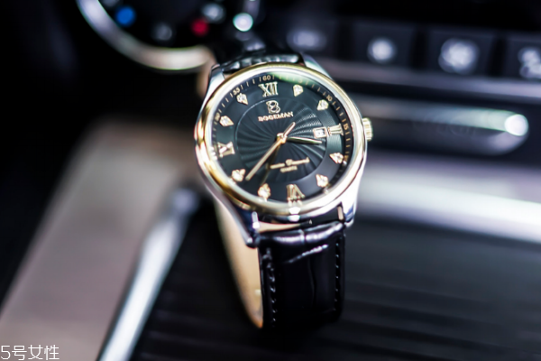 部隊(duì)可以戴手表嗎 訓(xùn)練時(shí)最好取下 部隊(duì)可以戴手表嗎 訓(xùn)練時(shí)最好取下